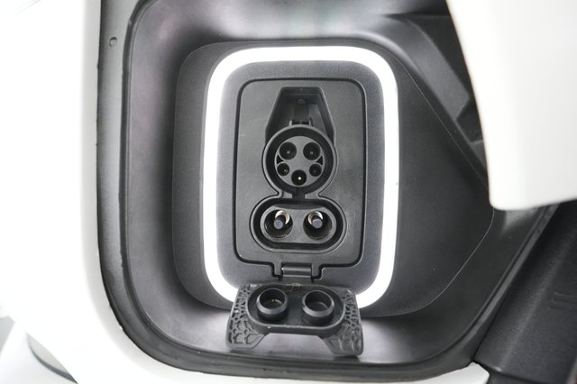 2022 Rivian R1T — photo 26 of 28