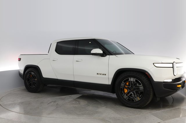 2022 Rivian R1T — photo 9 of 28