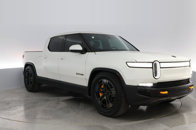 2022 Rivian R1T — photo 8 of 28