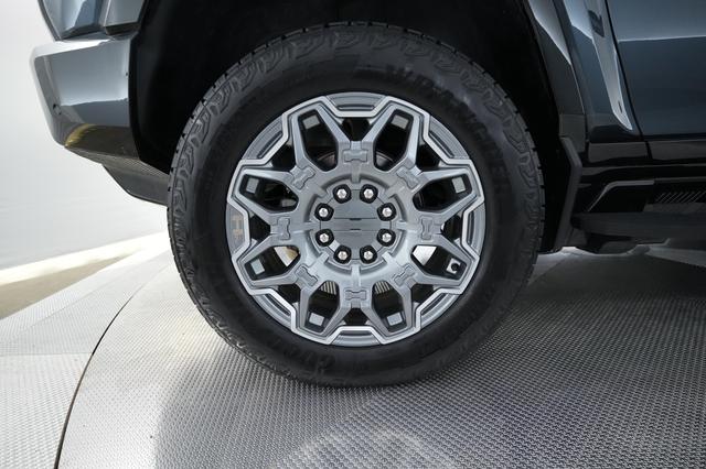 2025 GMC Hummer EV SUV — photo 7 of 21