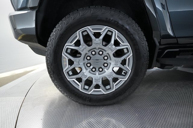 2025 GMC Hummer EV SUV — photo 7 of 21