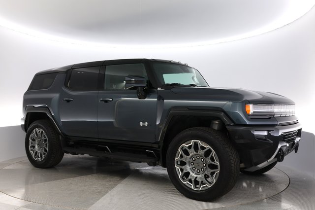 2025 GMC Hummer EV SUV — photo 11 of 21