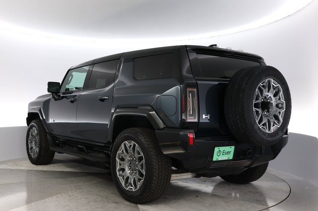 2025 GMC Hummer EV SUV — photo 13 of 21