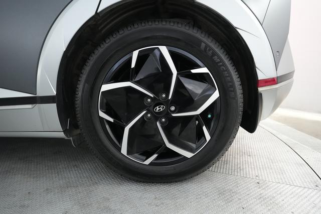 2023 Hyundai IONIQ 5 — photo 7 of 24