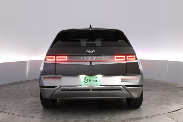 2023 Hyundai IONIQ 5 — photo 12 of 24