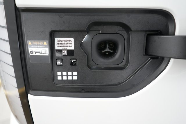2026 Hyundai IONIQ 5 — photo 8 of 23