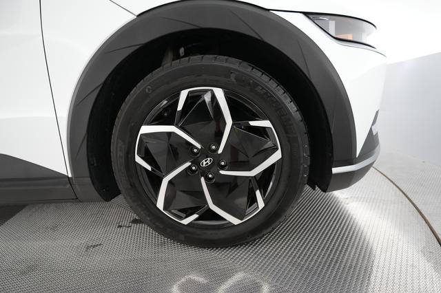 2024 Hyundai IONIQ 5 — photo 7 of 21
