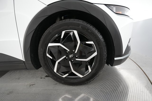 2024 Hyundai IONIQ 5 — photo 7 of 21