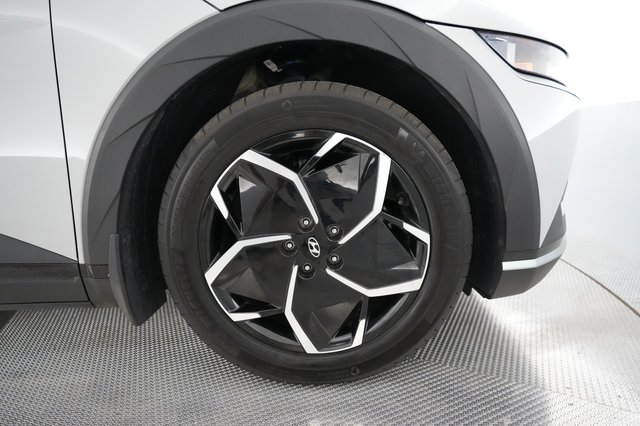 2024 Hyundai IONIQ 5 — photo 15 of 24
