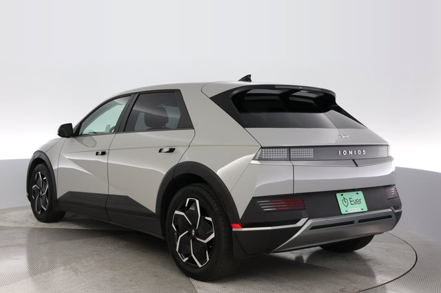 2024 Hyundai IONIQ 5 — photo 13 of 24