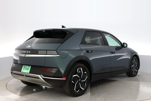 2024 Hyundai IONIQ 5 — photo 2 of 19