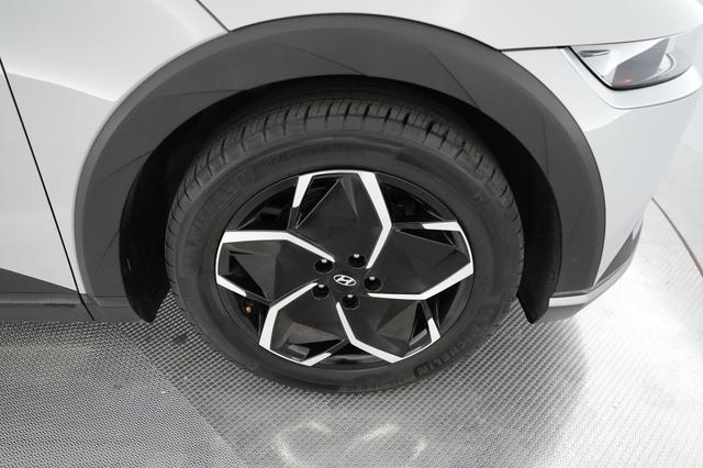 2024 Hyundai IONIQ 5 — photo 7 of 22