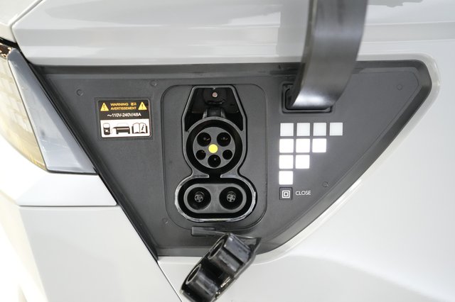 2024 Hyundai IONIQ 5 — photo 8 of 22