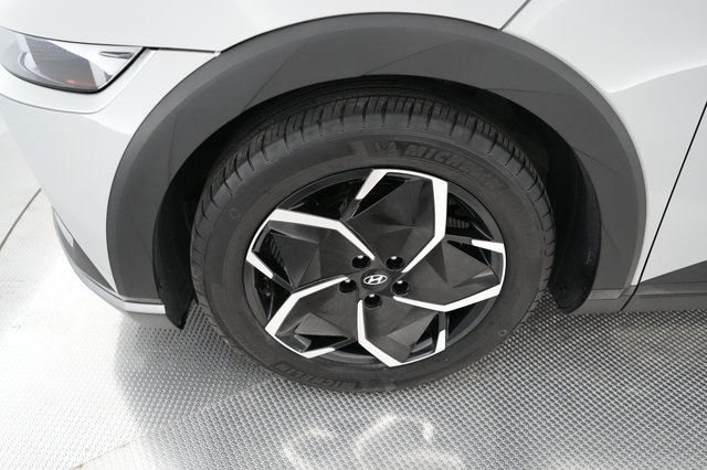 2024 Hyundai IONIQ 5 — photo 14 of 22