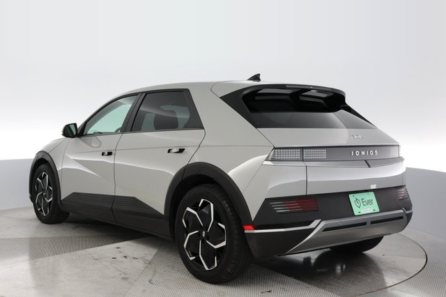 2024 Hyundai IONIQ 5 — photo 11 of 22