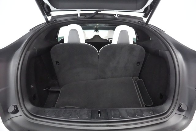 2020 Tesla Model X — photo 15 of 27