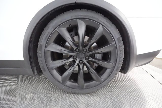 2020 Tesla Model X — photo 12 of 27
