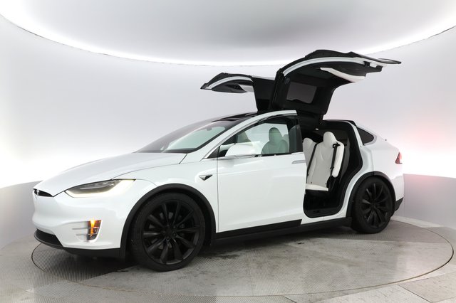 2020 Tesla Model X — photo 10 of 27