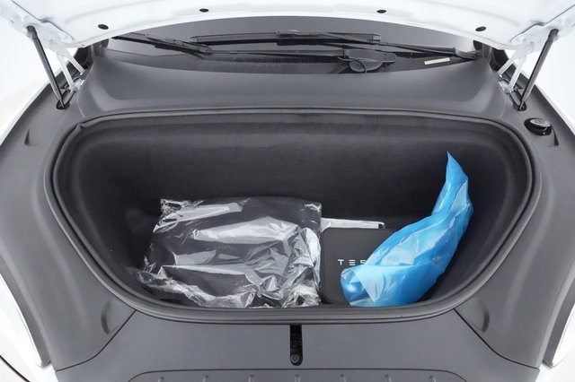 2020 Tesla Model X — photo 16 of 27