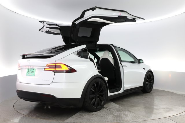 2020 Tesla Model X — photo 7 of 27