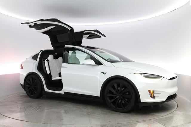 2020 Tesla Model X — photo 6 of 27