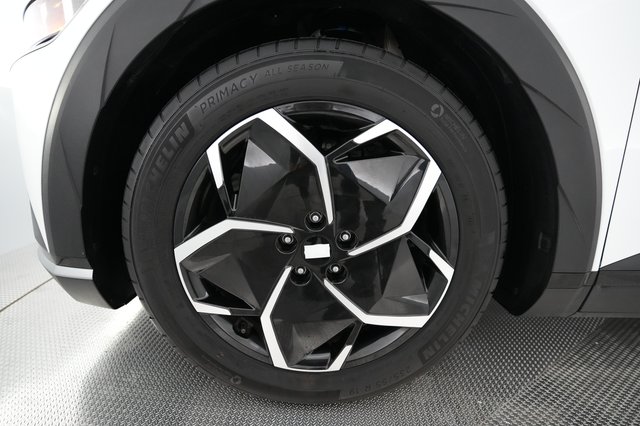 2024 Hyundai IONIQ 5 — photo 13 of 21