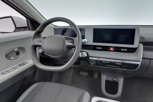 2024 Hyundai IONIQ 5 — photo 18 of 21