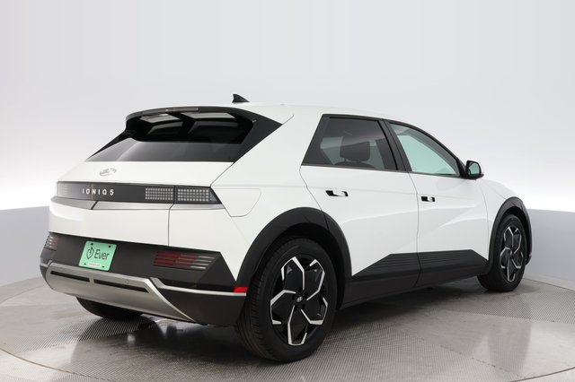 2024 Hyundai IONIQ 5 — photo 2 of 21
