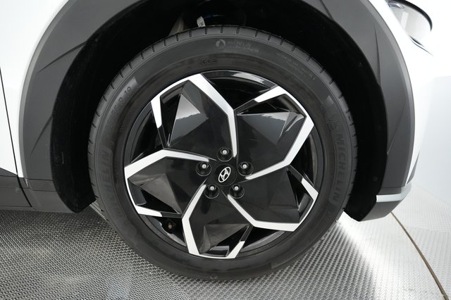 2024 Hyundai IONIQ 5 — photo 14 of 21
