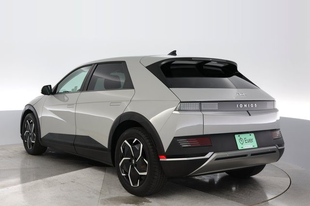 2024 Hyundai IONIQ 5 — photo 11 of 21