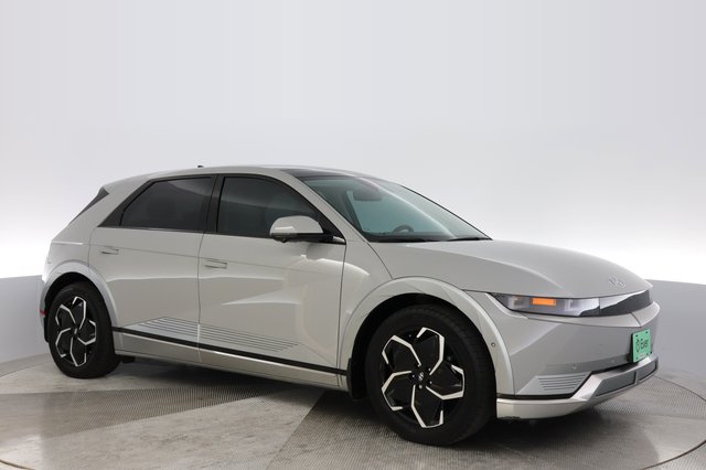 2024 Hyundai IONIQ 5 — photo 11 of 24