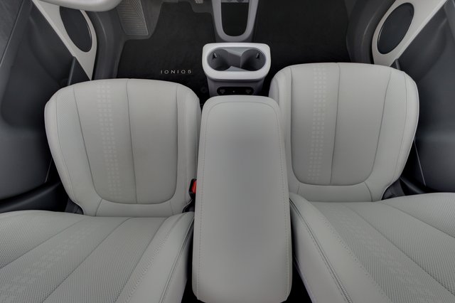 2024 Hyundai IONIQ 5 — photo 22 of 24