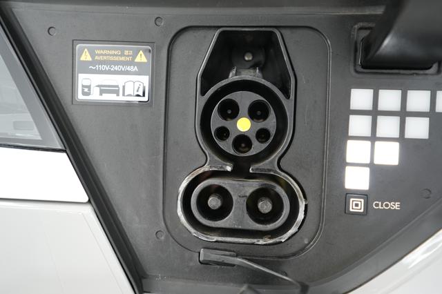 2024 Hyundai IONIQ 5 — photo 8 of 24