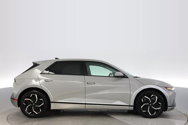 2024 Hyundai IONIQ 5 — photo 10 of 20
