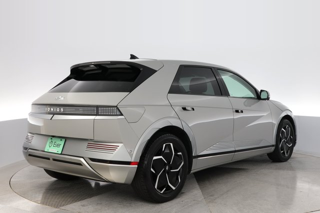 2024 Hyundai IONIQ 5 — photo 2 of 20