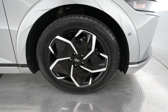 2024 Hyundai IONIQ 5 — photo 7 of 20