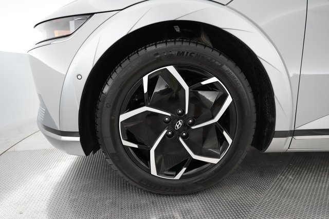 2024 Hyundai IONIQ 5 — photo 14 of 20