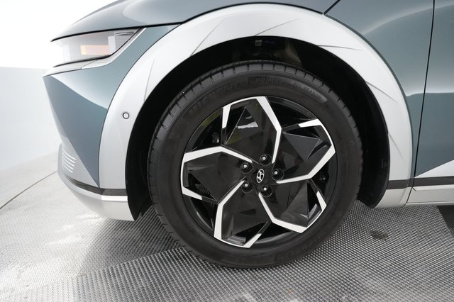 2024 Hyundai IONIQ 5 — photo 16 of 23