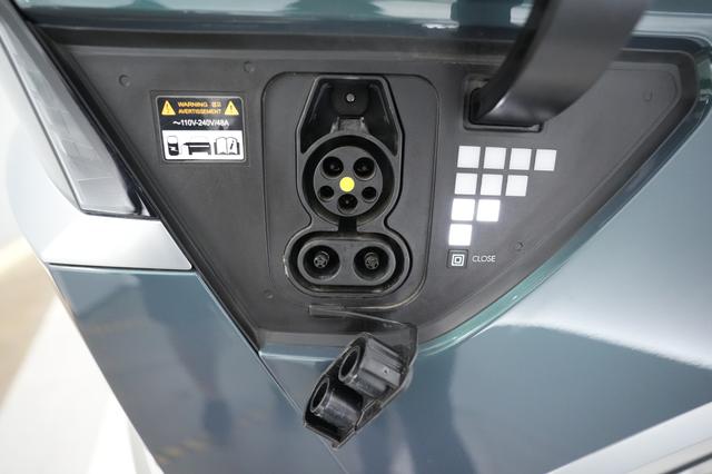 2024 Hyundai IONIQ 5 — photo 8 of 19