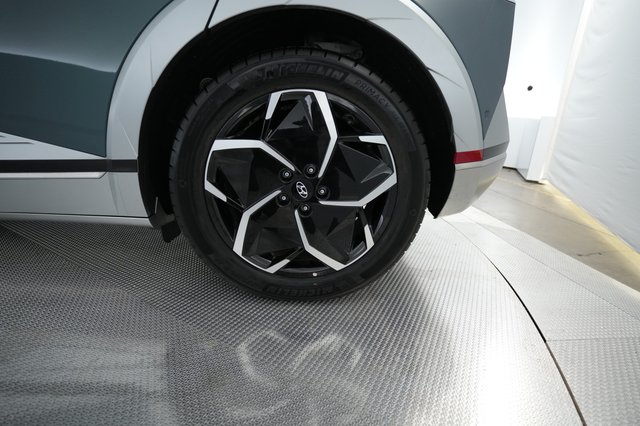 2024 Hyundai IONIQ 5 — photo 15 of 19