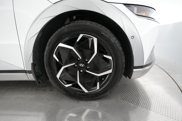 2024 Hyundai IONIQ 5 — photo 13 of 21