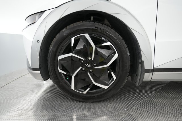 2024 Hyundai IONIQ 5 — photo 14 of 21