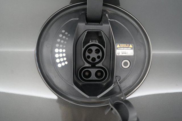 2024 Genesis GV60 — photo 8 of 22