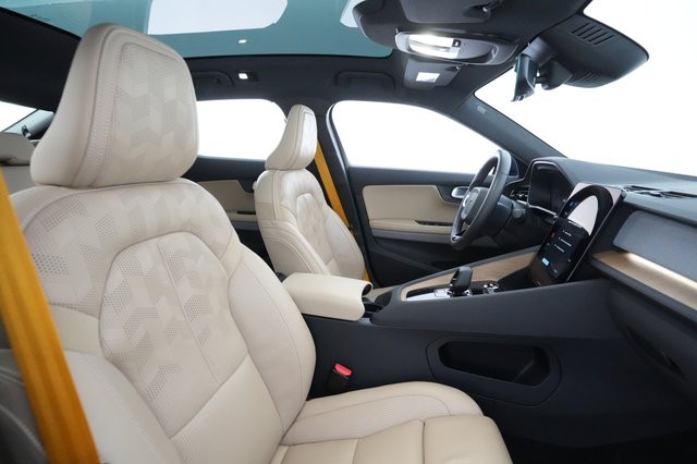 2022 Polestar 2 — photo 18 of 25