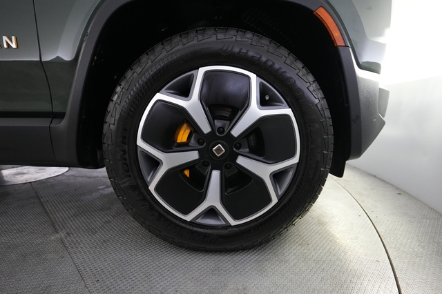 2023 Rivian R1S