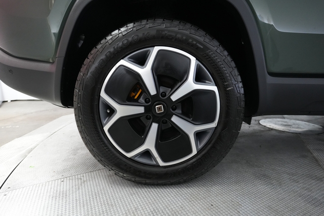 2023 Rivian R1S