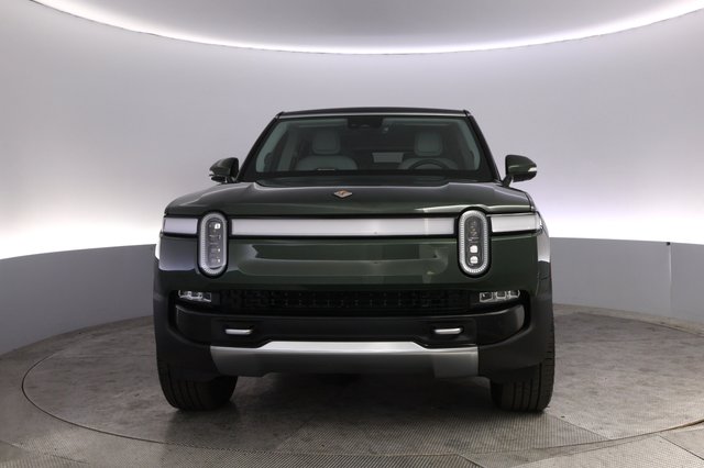 2023 Rivian R1S — photo 9 of 25