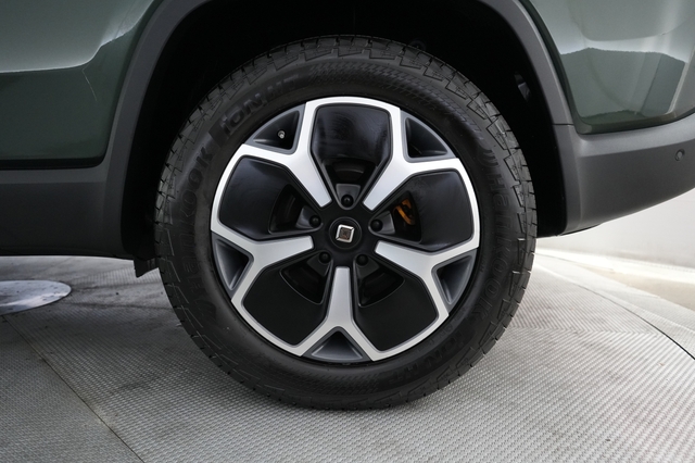 2023 Rivian R1S