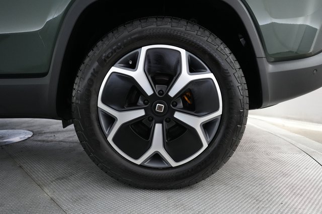 2023 Rivian R1S — photo 7 of 25
