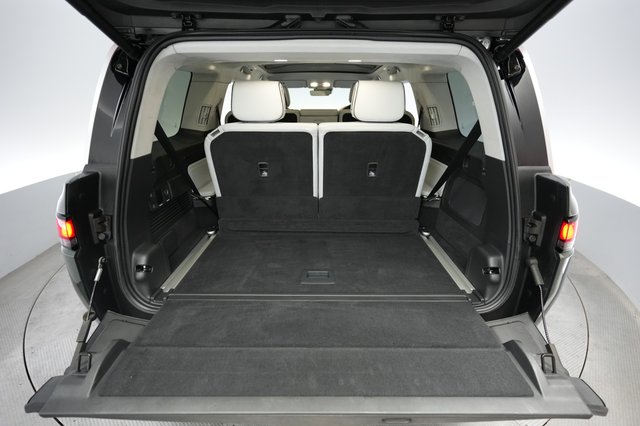 2023 Rivian R1S — photo 6 of 25
